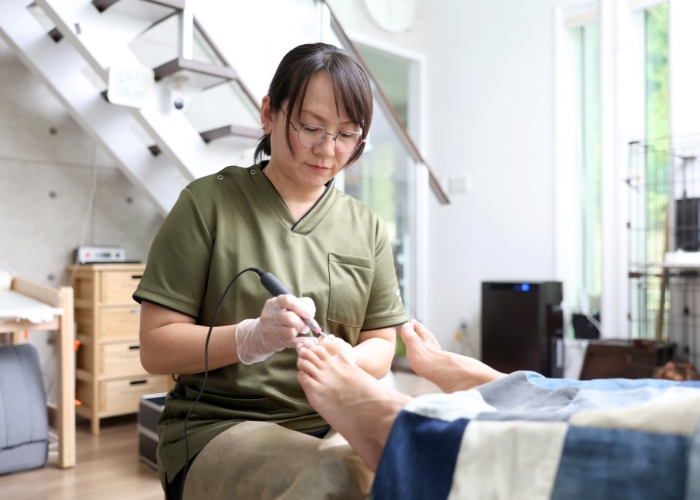 看護師が訪問してケア